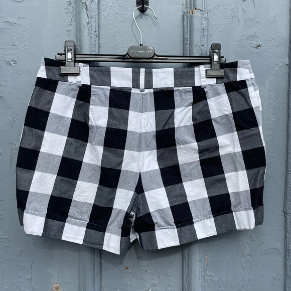 Ann Taylor Loft  shorts Black White Oversize Plaid check, size 10 - Picture 2 of 7